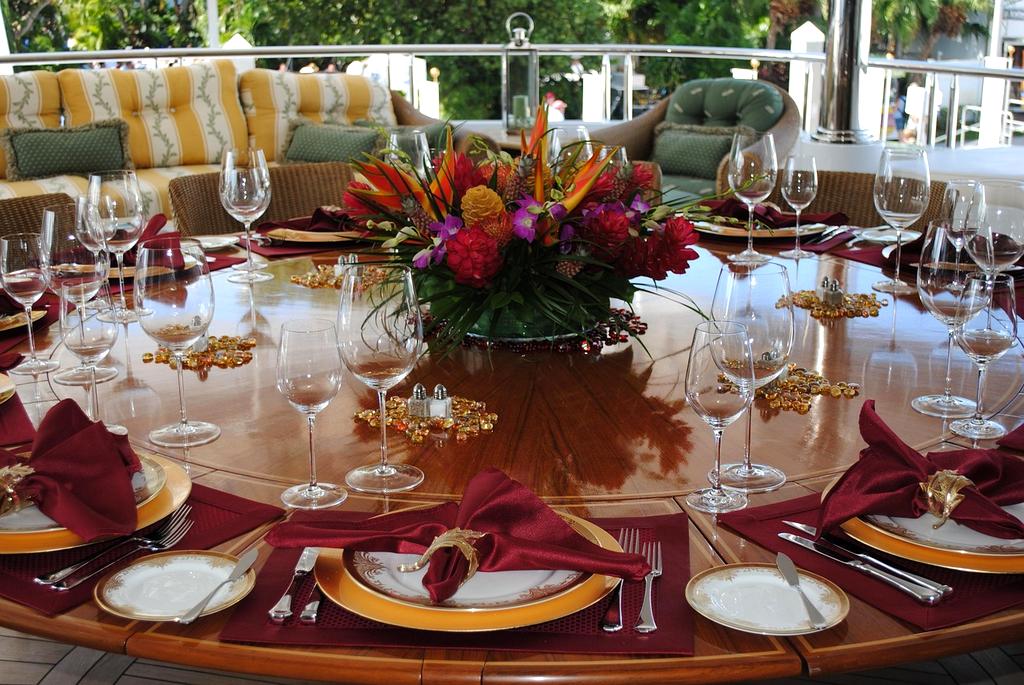 Sustainable event setup with reusable decorations and zero waste buffet